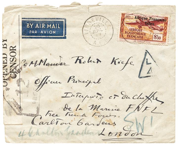 Courrier par avion du commandant des FNFL au Gabon pour un officier du quartier général des FNFL à Londres, posté de Libreville le 25 juillet 1942, cachet "Contrôle postal Afrique équatoriale française Commission C" de Libreville, transit à Lagos le 28 juillet, bande et marques de censure du Nigeria.